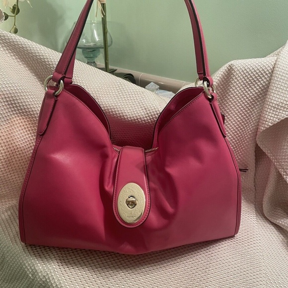 Coach Carlyle - Picture 3 of 12